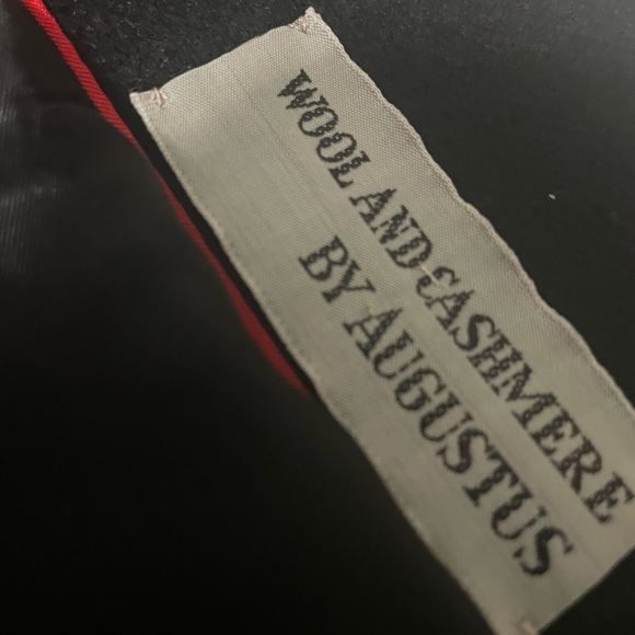 Beautiful structured fit cashmere wool blend black blazer. 2 button front. - Picture 8 of 16